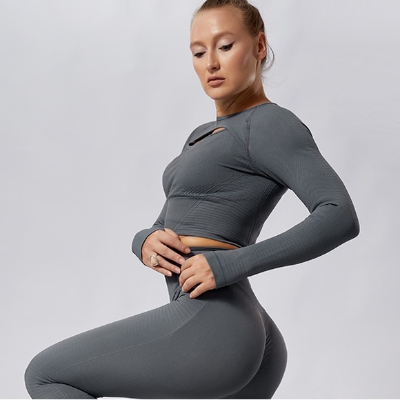 Sport crop top - Picture 8 of 11